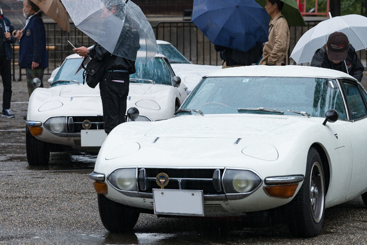 ミーティング当日の天候はあいにくの雨。それにもかかわらず、多くの「トヨタ2000GT」が駆けつけた。