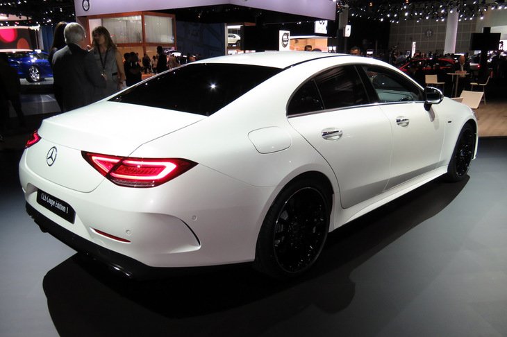 2017年のロサンゼルスショーに出展された新型「CLS」。同車はこのショーで世界初公開された。