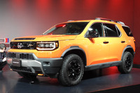 「東京オートサロン2026」に参考出展された、米国生産のSUV「パスポート」。