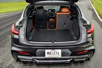 荷室の容量は、「X4 Mコンペティション」（写真）の場合で525～1430リッター。「X3 Mコンペティション」はより大きく、550～1600リッターとなっている。