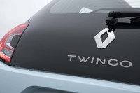 ルノー・トゥインゴEDCキャンバストップの仕上がりを試すの画像