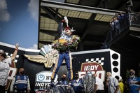 佐藤琢磨がインディ500で優勝 2017年以来2度目の栄冠