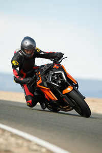 KTM 1390スーパーデュークR EVO（6MT）【海外試乗記】の画像