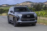 2024年6月24日に発表されたインフィニティブランドの新型SUV「QX80」。新開発の3.5リッターV6ツインターボエンジンを搭載する。価格は8万2450ドルから11万0595ドル（邦貨換算で約1313万円から約1762万円）とかなり高額に設定されている。