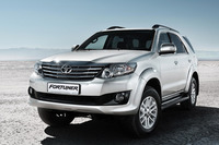 新興国向けのSUVである「フォーチュナー」。ピックアップトラックの「ハイラックス」やミニバンの「イノーバ」と設計を共有している。