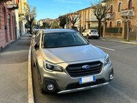 「スバル・アウトバック」。2024年撮影。