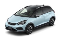 SUVらしさが特徴の「クロスター」。これを含む5タイプがラインナップされる。