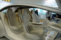 「Concept-愛i」のフロントシート。