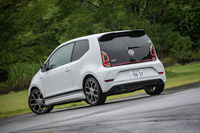 本国仕様ではオプションで4ドアも用意されている「up! GTI」だが、日本で選べるのは2ドアのみとなっている。