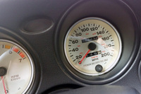 「バイパー」を購入したクルマ屋さんを出た直後、川崎IC付近のガソリンスタンドで給油した時のオドメーターの記録。これがすべての始まりだった……。