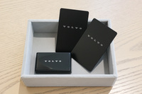 「EX30」に付属するのは「キータグ」と呼ばれるボタンのないリモコンキーが1つとカードキーが2枚である。