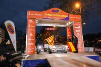 こうして見ると「ランチア・ストラトス」ってやっぱり車高低いなあ。