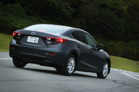 「アクセラセダン15S」