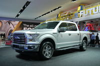 「フォードF-150」
    