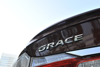 「グレイス」とは英語で「優美」「おもいやり」の意。「大切な人と過ごす時間を包み込む存在でありたい」という思いを込めたという。