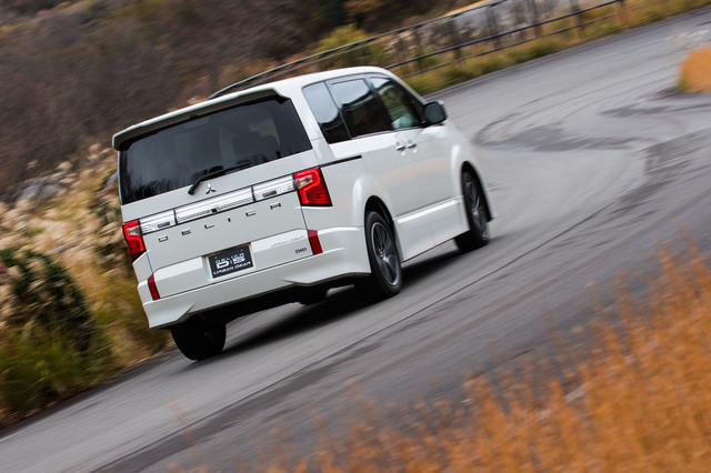三菱デリカD：5プロトタイプ（4WD/8AT）【試乗記】 わが道を行くための