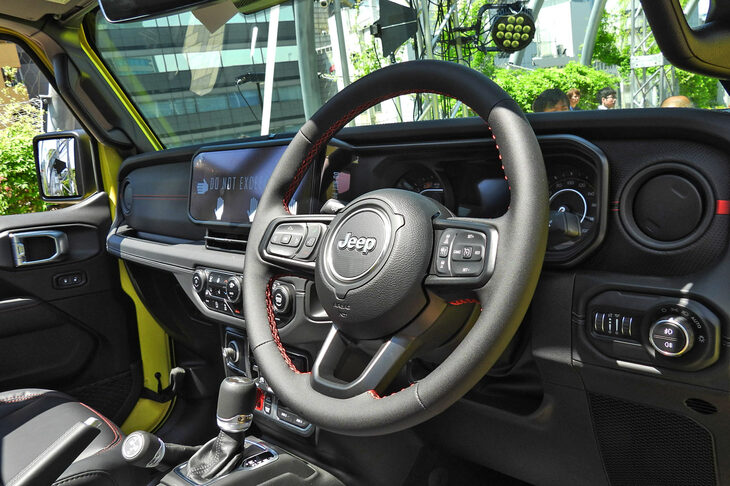 ジープ・ラングラー アンリミテッド ルビコン ハイベロシティー（ステアリングホイール）