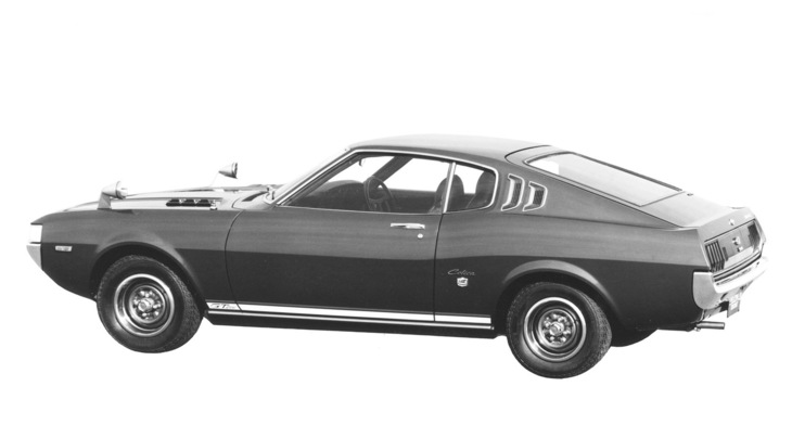 1973年「トヨタ・セリカ リフトバック2000GT」。2リッター直4 DOHCの18R-G型エンジン搭載のトップグレード。テールゲートを備えているところが新しかった。