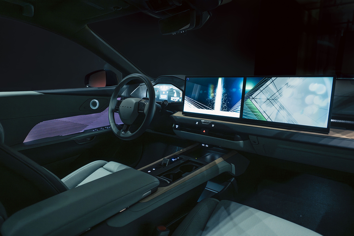 「センサリーコンシェルジュ」を体験。アンビエントライトだけでなく、フレグランスや空調なども連動して心身を癒やしてくれる。