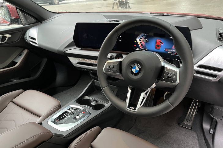 220dグランクーペMスポーツ（コックピット）