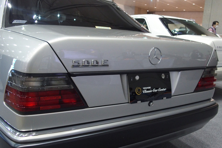 メルセデス・ベンツ500E（1993年）／ヤナセクラシックカーセンター