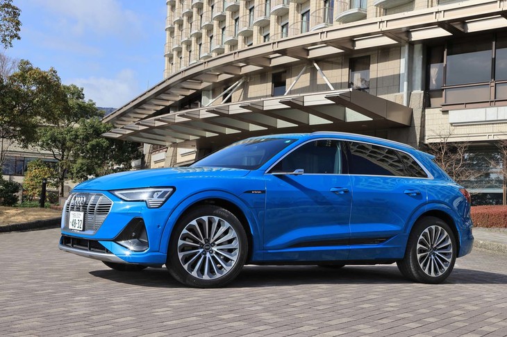 2021年1月13日に国内発売された「アウディe-tron 50クワトロ」。同じパワープラントを持つ「e-tronスポーツバック50クワトロ」も同時に導入された。