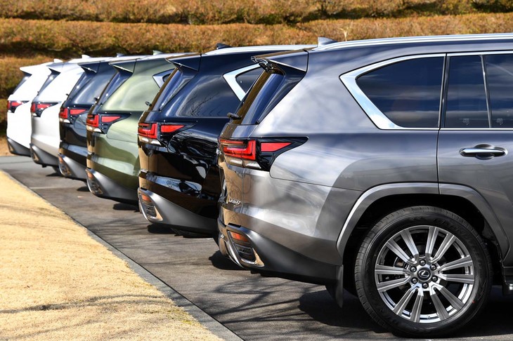 ボディーカラーはグレー系やブラック系を中心に全6色が選べる。