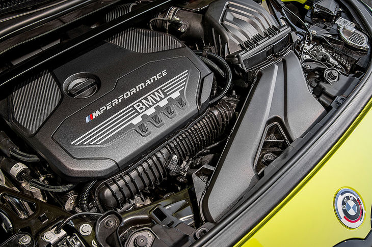 2リッター直4直噴ターボエンジンは、最高出力306PS、最大トルク450N・mを発生する。