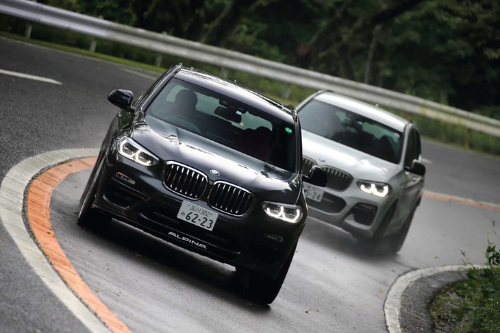 BMWアルピナXD3（写真手前）