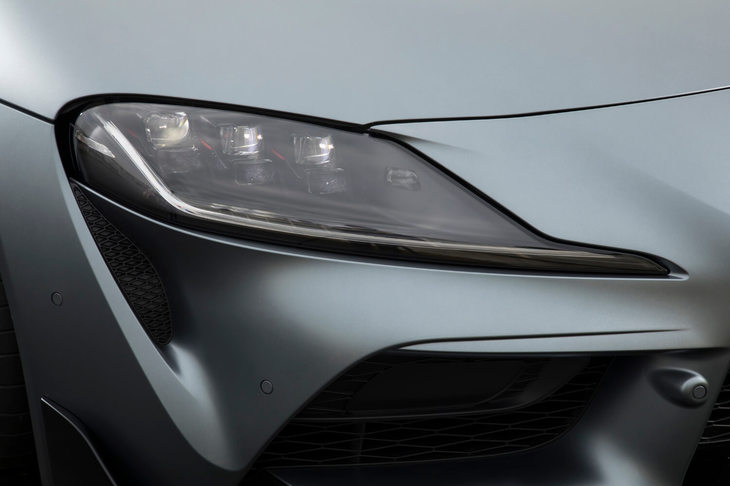 トヨタ・スープラ（ヘッドランプ）