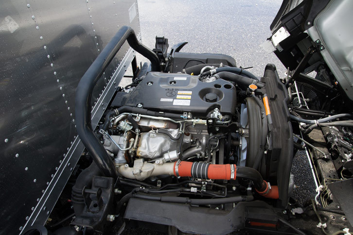 いすゞ・エルフ ワイドキャブ ロングボディー ドライバン