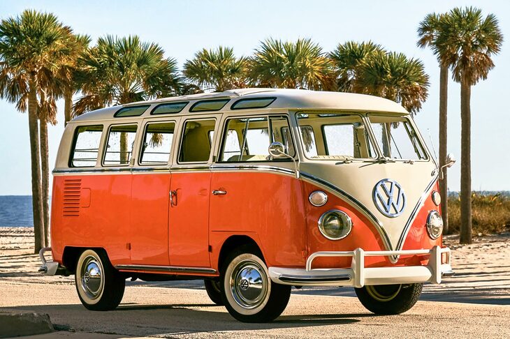 1950年に登場した「フォルクスワーゲン・タイプ2」。“ビートル”こと「タイプ1」をベースに開発されたMPVで、“ワーゲンバス”の愛称でも親しまれた。