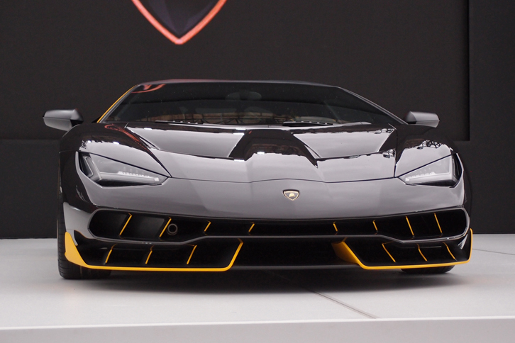 ランボルギーニ・チェンテナリオ