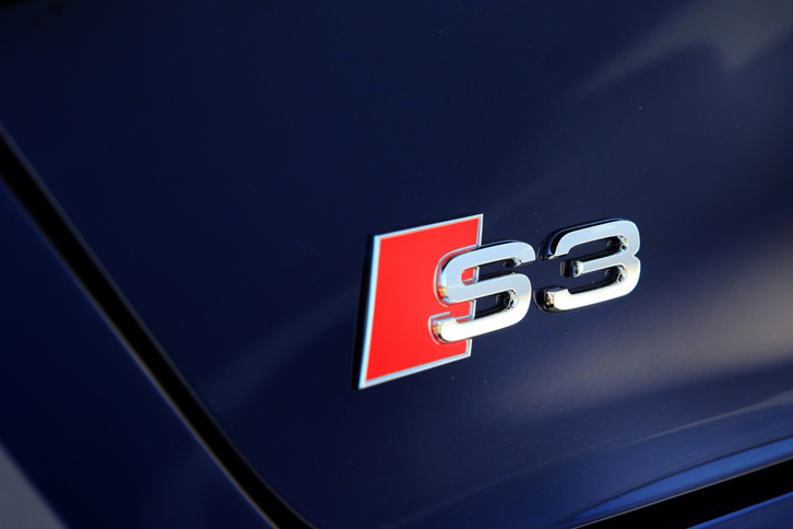 アウディS3スポーツバック