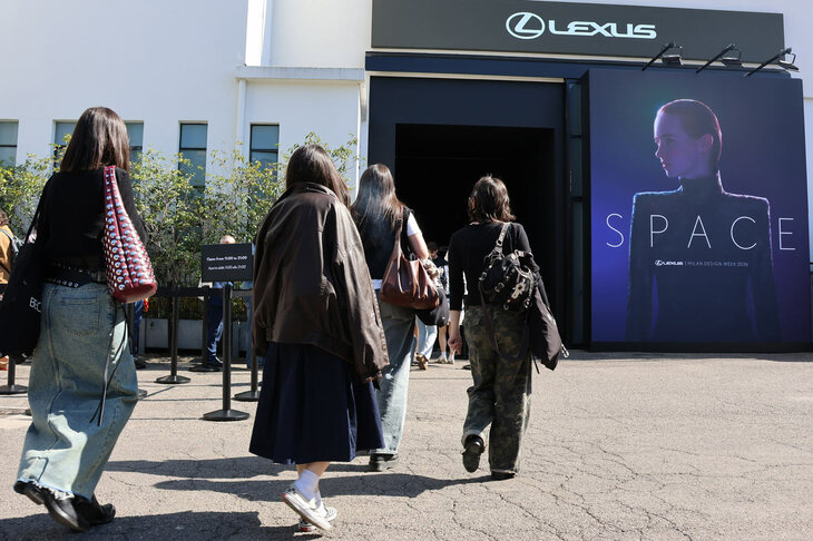 以下8点は、複合イベント施設「スーペルストゥディオ・ピュー」内に展開されたレクサスインターナショナル館から。