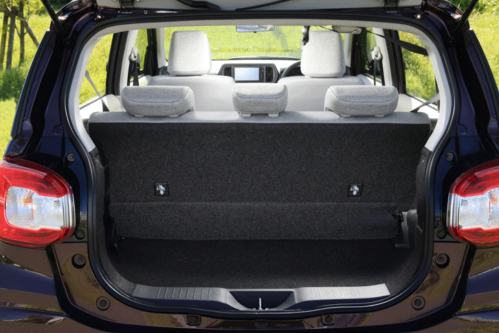 新型「ブーン」のラゲッジルーム。後席の格納は、「X」「X“SA II”」では一体可倒式、その他のグレードでは6：4の分割可倒式となる。（写真をクリックすると、シートの倒れる様子が見られます）