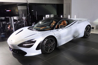 グリーンハウスを前進させたキャブフォワードデザインが強調された。