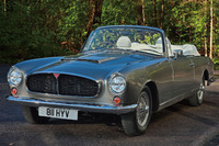 明治産業が1960年代の英国車アルヴィスの“新車”を3台出展【オートモビル カウンシル2024】