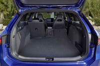 プレミアムなワゴン専用モデルになった新型「フォルクスワーゲン・パサート」発売の画像