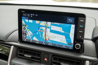 Honda CONNECT対応の9インチナビは20万2400円で、「Z＋」の場合でも車両価格の12％に相当する。もっと安価な8インチナビ（14万5200円）や8インチディスプレイオーディオ（9万3500円）も選べる。