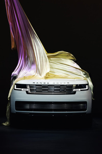 それにしても際立つのが、ハイブランドにおける「レンジローバー」の孤高っぷりだ。そもそも「ハイブランドで理性的」というくくり（渕野氏のマトリックスでいうと、右上のエリア）にあるモデルは、ランドローバー系のSUVだけではないだろうか。