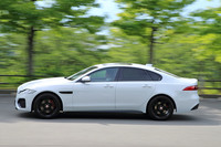 試乗車にはオプションの「ブラックエクステリアパック」が採用されており、フロントグリルモールやウィンドウモールディング、フェンダーベントなどがブラックとなっていた。