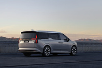 ボルボが初の電動ミニバン「EM90」を発表　まずは中国市場で発売の画像