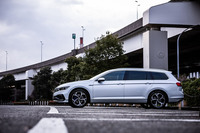 今回試乗した「パサートGTEヴァリアント アドバンス」のサイドビュー。ボディーサイズは全長×全幅×全高＝4785×1830×1510mm、ホイールベースは2790mm。