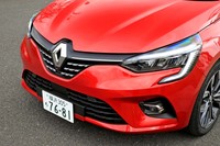 C字型のデイタイムランニングライトが印象的なフロントマスク。遠目には先代モデルとのちがいはごくわずか。