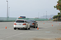 「ディストロニック・プラス」により、先行車に追従しているところ。前方のクルマが加速すれば自動的に加速し、停止すればこちらも止まる。0〜200km/hの範囲で作動する。