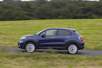 「500X」のプラットフォームは、ジープブランドのコンパクトSUV「レネゲード」と共通のものとなっている。