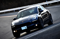 「マカンS」は0-100km/h加速が5.2秒（スポーツクロノ・パッケージ装着車）、最高速が254km/hという動力性能を実現している。
    