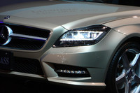 メインビーム（ロー／ハイ）、ウインカー、ポジションライト、コーナリングライトなど、すべてのライトをLED化した「LEDハイパフォーマンスヘッドライト」。