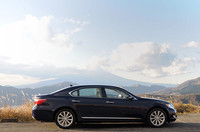 レクサスLS460L バージョンUZ（5人乗り）（FR/8AT）【ブリーフテスト】の画像